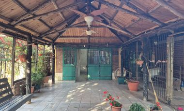 VENTA CASA QUINTA CON PILETA Y QUINCHO. Guaymallén