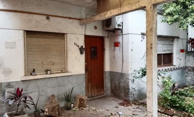 VENTA LOTE CON 3 VIVIENDAS SARANDÍ. TERRAZA JARDIN