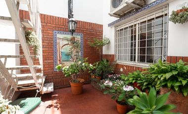 CASA 6 / 7 AMB. COCHERA QUINCHO Venta Floresta