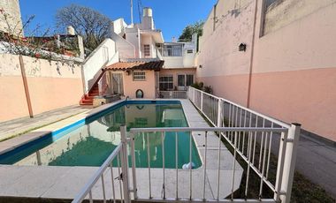 Venta casa 5 amb, pileta,  garage Floresta