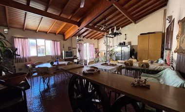 Venta casa 5 amb, pileta,  garage Floresta