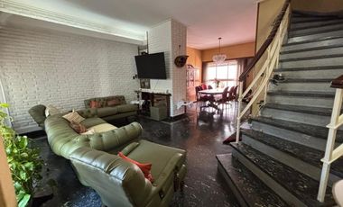 Venta casa 5 amb, pileta,  garage Floresta