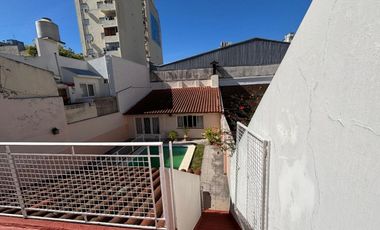 Venta casa 5 amb, pileta,  garage Floresta