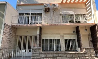 Venta casa 5 amb, pileta,  garage Floresta