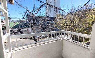 ALQUILA IMPECABLE PLANTA ALTA 4 DORM. - B° SUR
