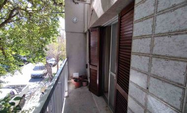 ALQUILA IMPECABLE PLANTA ALTA 4 DORM. - B° SUR