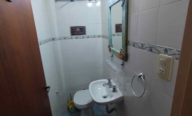 ALQUILA IMPECABLE PLANTA ALTA 4 DORM. - B° SUR