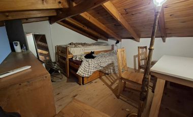 Casa de un dormitorio con altillo en alquiler