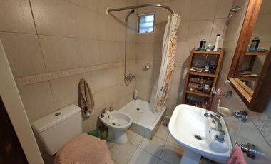 Casa de un dormitorio con altillo en alquiler
