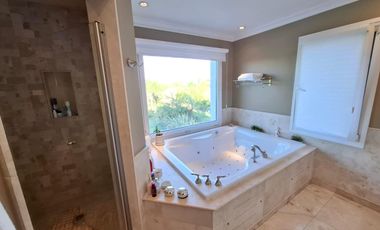 Casa a la venta en Buenos Aires Golf Club Bella Vista