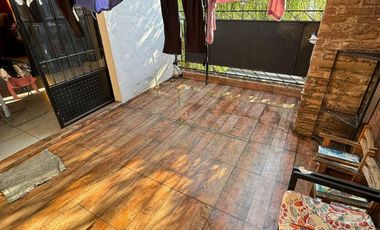 Venta casa en Bella Vista de 5 ambientes