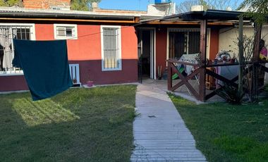 Venta casa en Bella Vista de 5 ambientes
