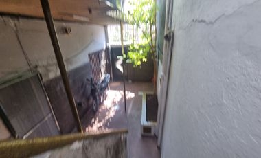 PH 5 ambientes, patio, balcón. A 100 metros de Hipólito Yrigoyen VENTA