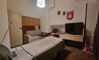 PH 5 ambientes, patio, balcón. A 100 metros de Hipólito Yrigoyen VENTA