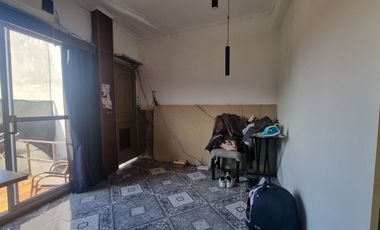 PH 5 ambientes, patio, balcón. A 100 metros de Hipólito Yrigoyen VENTA