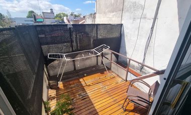 PH 5 ambientes, patio, balcón. A 100 metros de Hipólito Yrigoyen VENTA