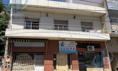 Casa en Venta -   2 locales  - Venta en Blok -  Ramos Mejia Sur