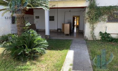 Casa en Venta -   2 locales  - Venta en Blok -  Ramos Mejia Sur