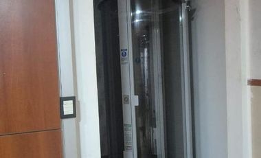 Alquiler  Local Comercial con oficinas  Z/Centro bajo