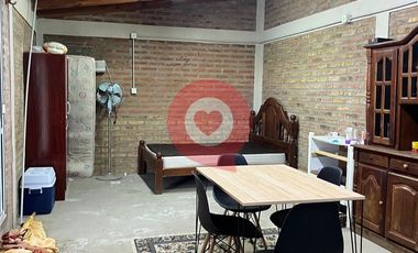 Venta Casa en Catriel. Los Cipreses al 600.
