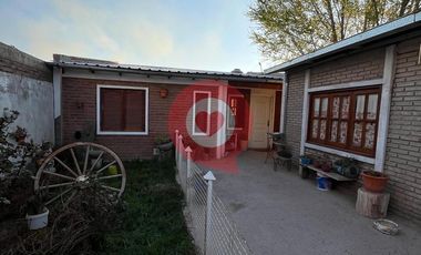 Venta Casa en Catriel. Los Cipreses al 600.