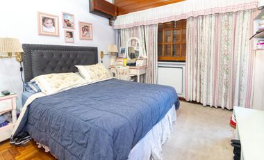 Casa en Venta en Colegiales gran jardín con pileta