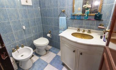 Casa en Venta en Colegiales gran jardín con pileta