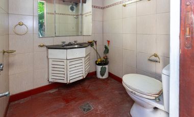 Casa en Venta en Colegiales gran jardín con pileta