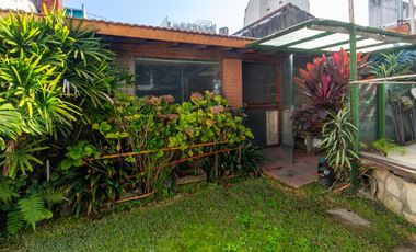 Casa en Venta en Colegiales gran jardín con pileta