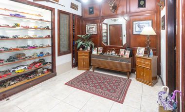 Casa en Venta en Colegiales gran jardín con pileta