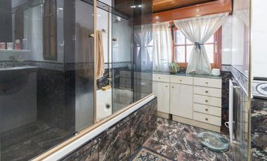 Casa en Venta en Colegiales gran jardín con pileta