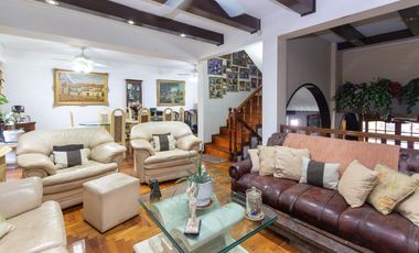 Casa en Venta en Colegiales gran jardín con pileta