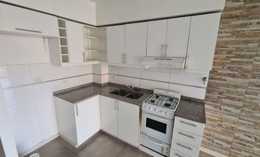 Departamento 3 ambientes con cochera en Ballester Centro