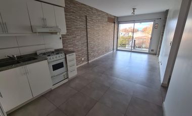 Departamento 3 ambientes con cochera en Ballester Centro