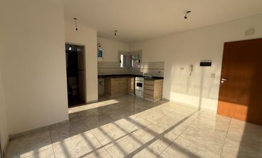 Departamento 2 ambientes en alquiler Moron