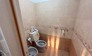 CASA EN ALQUILER EN COMPLEJO 