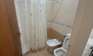 CASA EN ALQUILER EN COMPLEJO 