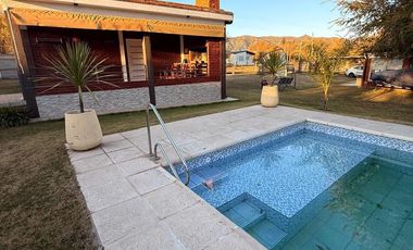CASA EN ALQUILER EN COMPLEJO 