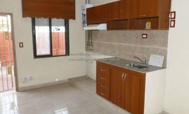 Vivienda Multifamliar (Dos Deptos.) / Valentin Alsina