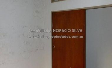 Vivienda Multifamliar (Dos Deptos.) / Valentin Alsina