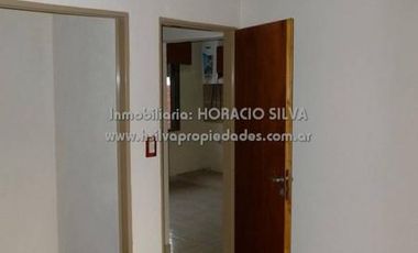 Vivienda Multifamliar (Dos Deptos.) / Valentin Alsina