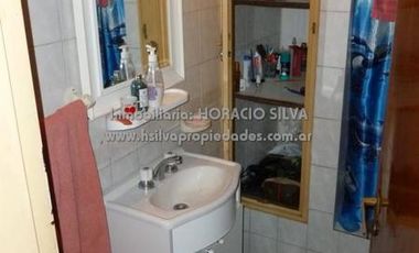Vivienda Multifamliar (Dos Deptos.) / Valentin Alsina