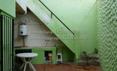 Vivienda Multifamliar (Dos Deptos.) / Valentin Alsina