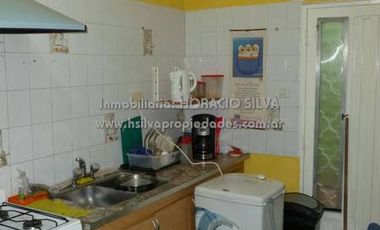 Vivienda Multifamliar (Dos Deptos.) / Valentin Alsina