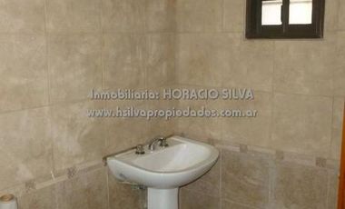Vivienda Multifamliar (Dos Deptos.) / Valentin Alsina