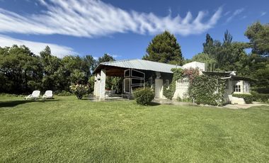 Alquiler Temporario - Casa Quinta con Pileta y Costa de Río - General Roca A001