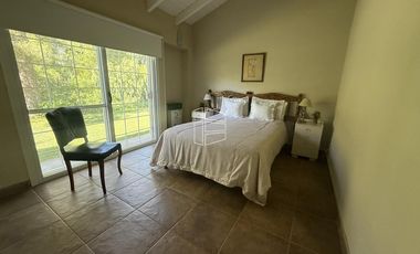 Alquiler Temporario - Casa Quinta con Pileta y Costa de Río - General Roca A001