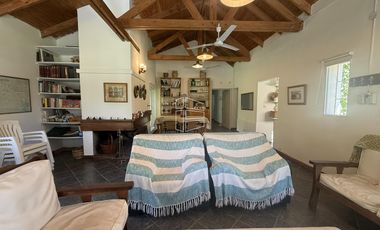 Alquiler Temporario - Casa Quinta con Pileta y Costa de Río - General Roca A001