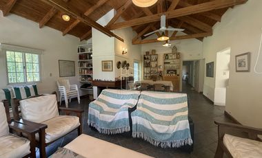 Alquiler Temporario - Casa Quinta con Pileta y Costa de Río - General Roca A001