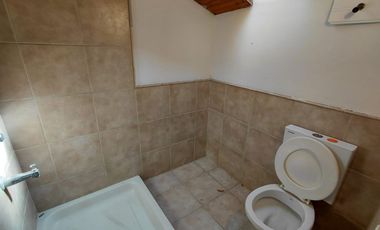 ALQUILER CASA 6 AMBIENTES BURZACO